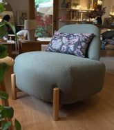 Ritzy Lounge Chair